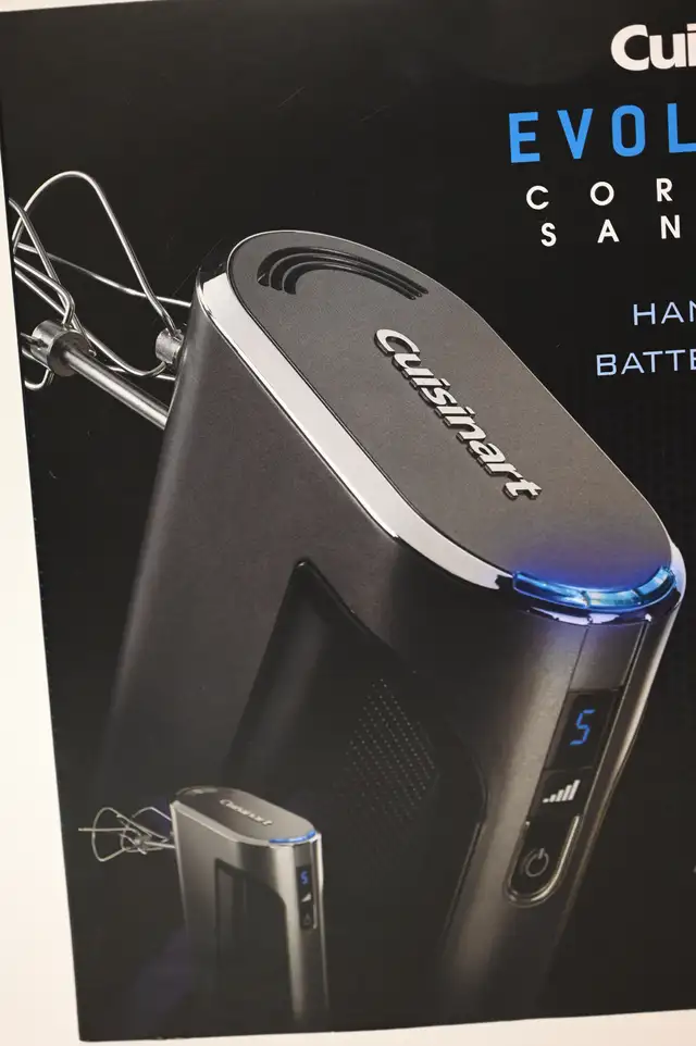 Cuisinart RHM-100 Evolutionx Cordless Hand Mixer Brand New