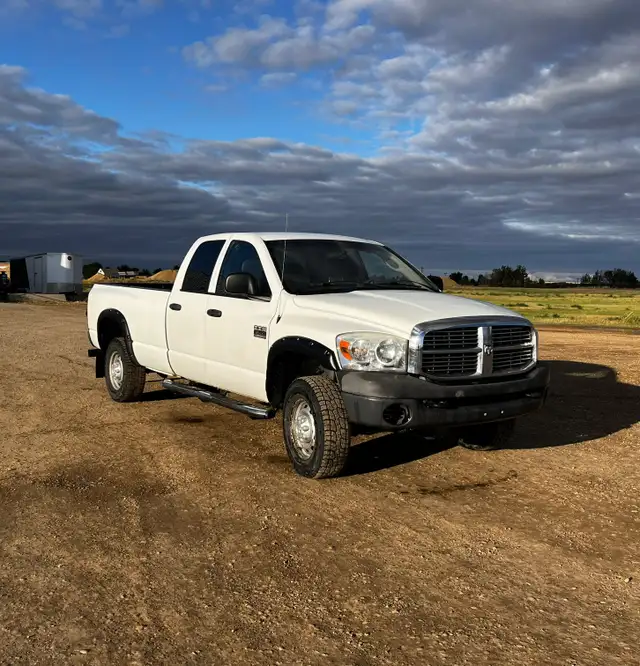 Dodge Ram 3500 Diesel- LOW KM