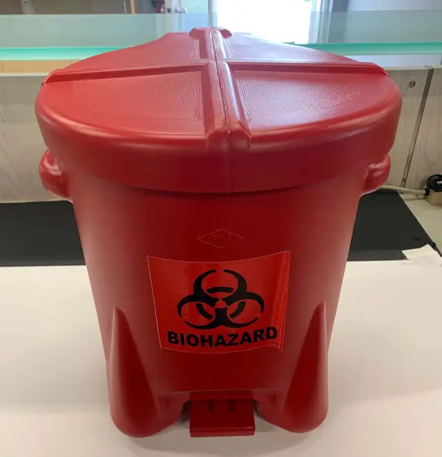 EAGLE BIOHAZARD WASTE CONTAINER 6 GALLON MPN-943-BIO 16'x15'x17'