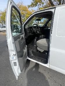 2019 Chevrolet Express Cargo Van REAVERSE CAMERA  /  HEAVY DUTY - Photo 6