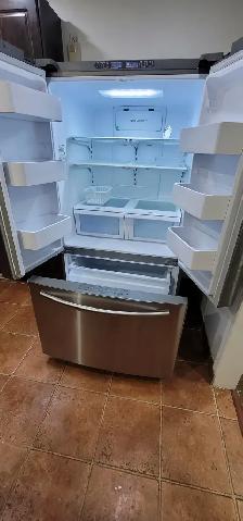 SHARED ROOM SPACE AVIALABLE IN SCARBOROUGH CALL 647-710-4806 - Photo 6
