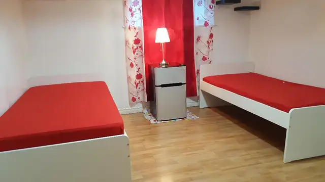 SHARED ROOM SPACE IN BASEMENT OR PRIVATE ROOM IN SCARBROUGH CALL