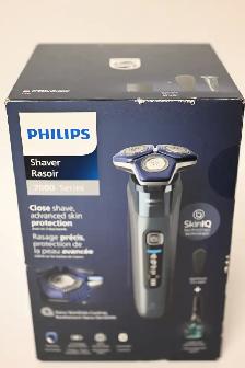 Philips Shaver 7000 Series Brand New in box - Photo 2