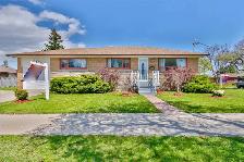 SHARED ROOM SPACE AVAILABLE IN SCARBOROUGH CALL 647-710-4806 - Photo 2