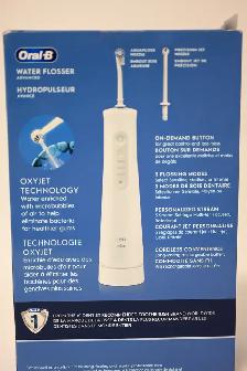 Oral-B water flosser advanced Brand New in box - Photo 5