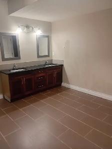Country Living Brand new 6 bedroom available now - Photo 5