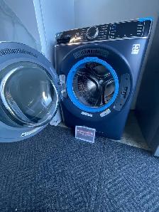 NEW 28" GE Profile (6.1 Cu.Ft) Front Load Washer - Photo 3