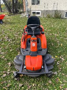 Husqvarna R322T AWD Tractor/Cutting Deck/Snowblower/Trailer - Photo 2