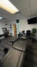 600sf - Office/Service Space: $2,225/Mo   HST UTILITIES INCLUDED - Photo 2