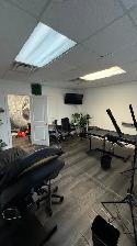 600sf - Office/Service Space: $2,225/Mo   HST UTILITIES INCLUDED - Photo 4