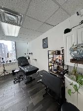 600sf - Office/Service Space: $2,225/Mo   HST UTILITIES INCLUDED - Photo 8