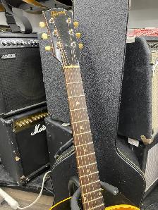 Vintage Gibson 1965 J50ADJ Acoustic Guitar - Photo 2