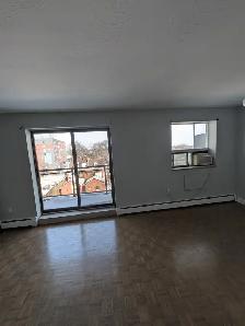 Lovely One Bedroom Available!! - Photo 3
