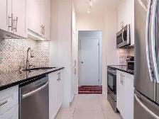 Luxury Furnished Condo for Rent , Minutes from Downtown Montreal - Photo 4
