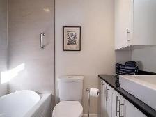 Luxury Furnished Condo for Rent , Minutes from Downtown Montreal - Photo 6