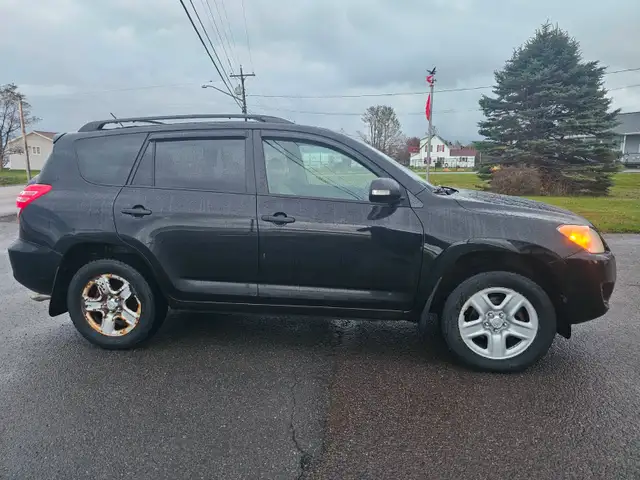 2010 Toyota Rav four 4WD 6 cylinder automatic keyless entry