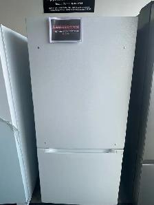 NEW 30" Moffat Bottom Freezer Fridge (18.6 Cu.Ft) - Photo 2