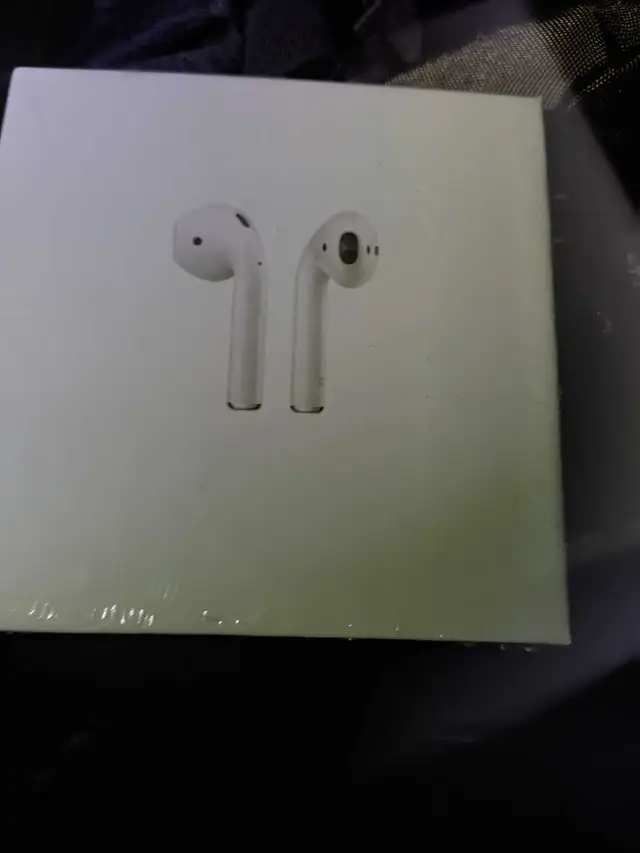 BRAND NEW BLUETOOTH HEADPHONES