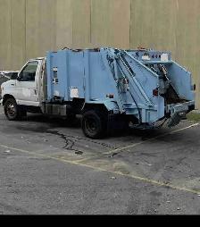 Garbage truck - Photo 2