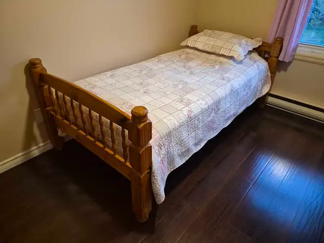 Single Bunk Bed .. Solid Pine, bedding Free city delivery!