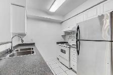 Prime Yonge & Finch Location – Furnished 1-Bedroom Condo - Photo 10