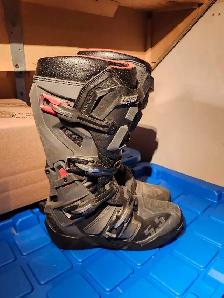 LEATT 5.5 boots - Photo 2