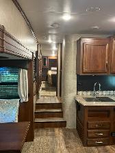 For sale 2018 Jayco Eagle fifth wheel - Photo 7