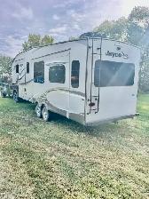 For sale 2018 Jayco Eagle fifth wheel - Photo 8
