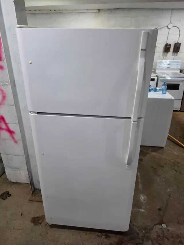 Kenmore 30' White Top Freezer Bottom Fridge Refrigerator