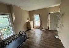 Large Private Room For Rent - Brantford Ontario - Photo 8