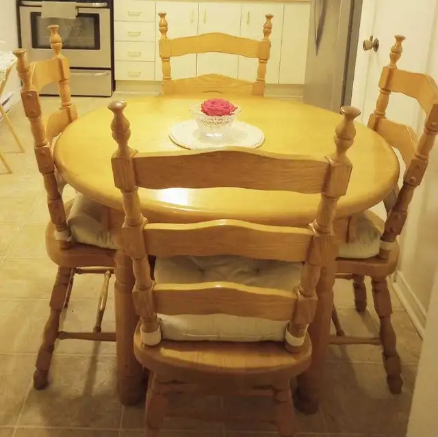 Ensemble de salle à manger en bois
