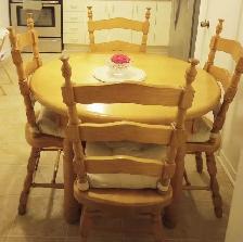 Ensemble de salle à manger en bois