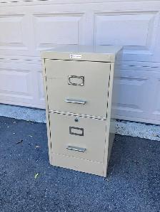LETTER SIZE 2 DRAWER FILING CABINET - GREAT SHAPE! - Photo 3