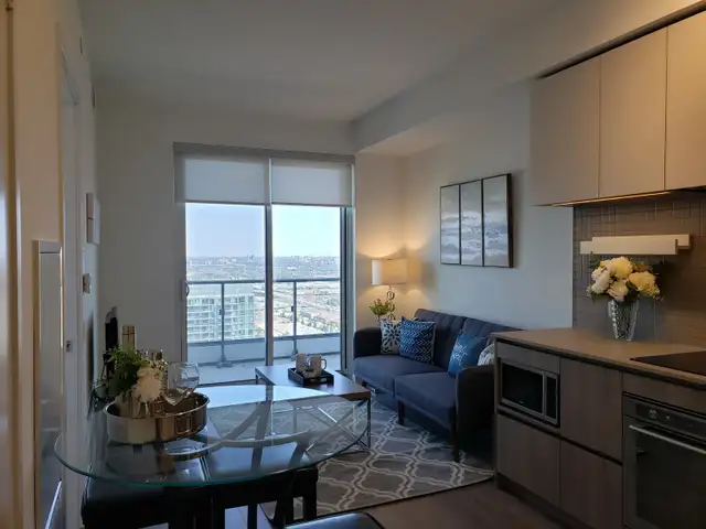 Down Town Vaughan Condo for Rent