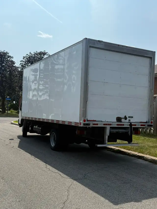 Déménagement — Camion 20 pieds | Montréal | 438-458-1047