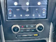 2024 Ford Edge Titanium AWD Leather, Moonroof, Rear Camera, Heat - Photo 26