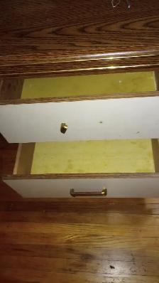 786 Two Night tables with bonus lamp shade $15 - Photo 5