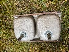 double Sink. I have about 100 sinks and plumbing supplies - Photo 2
