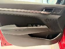 2020 Hyundai ELANTRA PREFERRED PKG | 2.0L | APPLE CAR PLAY | 1 O - Photo 9