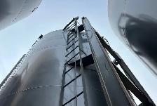 400 BBL Unlined storage tanks - Photo 6
