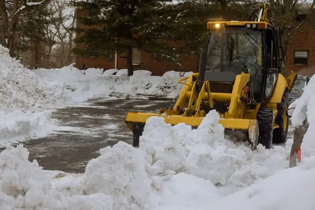 Commercial Snow Removal Services Starts 885$ for season