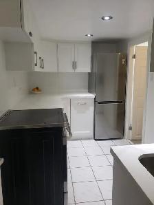 High Park Apartment For Rent !! - Photo 7