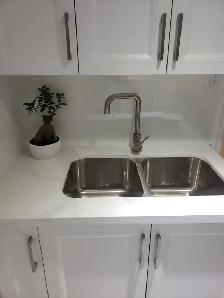 High Park Apartment For Rent !! - Photo 8