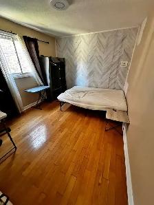 Private Rooms | Private or Shared Bath | Wi-Fi   Parking - Photo 3