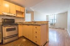 One bedroom, Queen and Niagara - ID 3119 - Photo 2