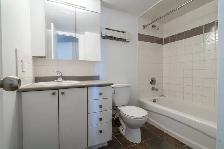 One bedroom, Queen and Niagara - ID 3119 - Photo 7