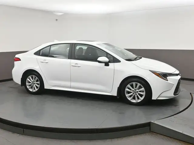 2025 Toyota Corolla LE UPGRADE HEATED SEATS | SUNROOF | APPLE CA