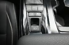 2025 Toyota Camry Hybrid SE HEATED SEATS, HEATED STEERING WHEEL, - Photo 11