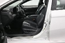 2025 Toyota Camry Hybrid SE HEATED SEATS, HEATED STEERING WHEEL, - Photo 16