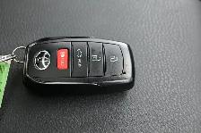 2025 Toyota Camry Hybrid SE HEATED SEATS, HEATED STEERING WHEEL, - Photo 32